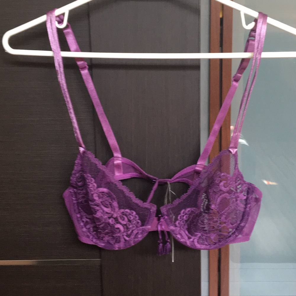 Risk lace bra